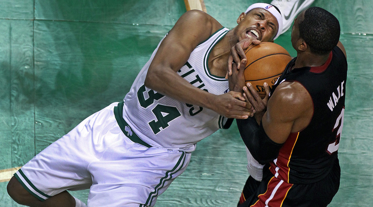 dwyane-wade-paul-pierce.jpg
